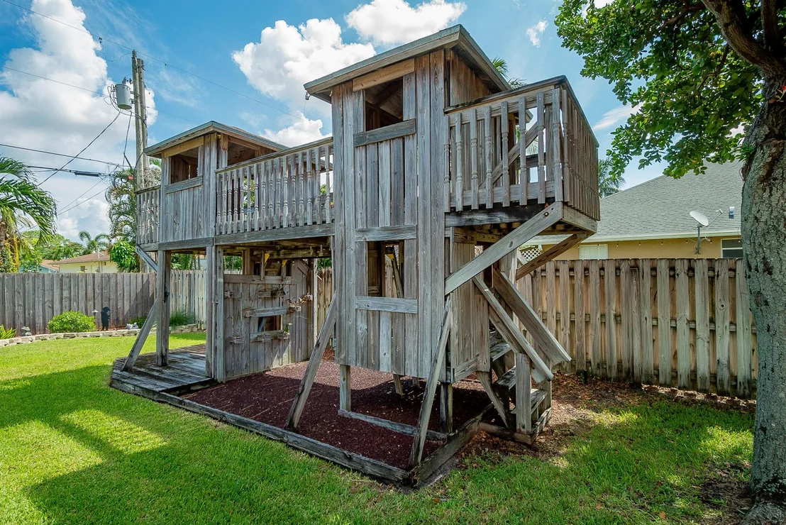 Photo of 104 W Rubber Tree Drive