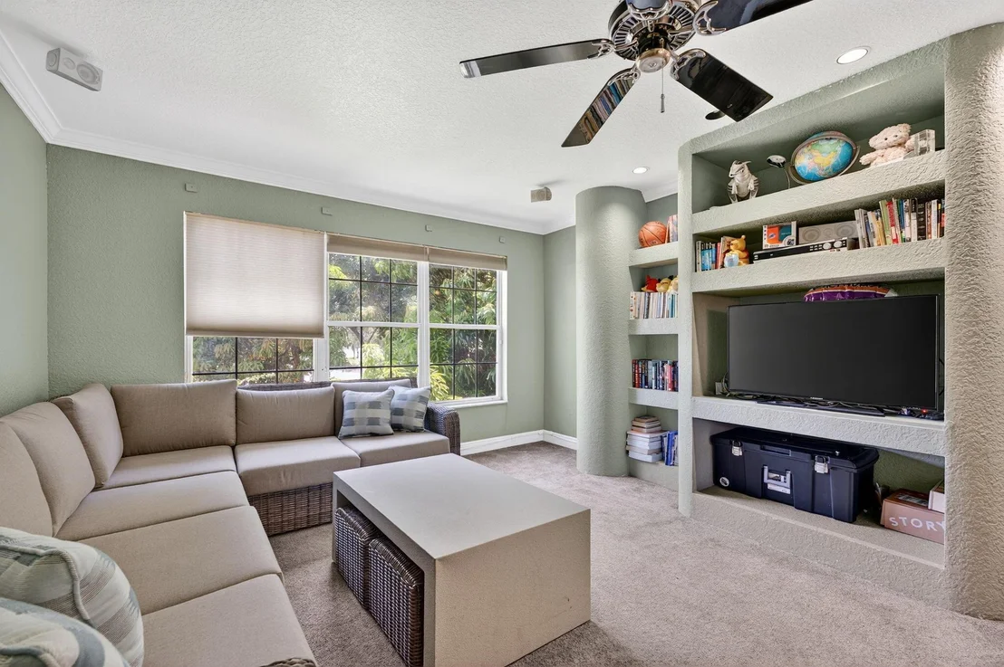 Photo of 5565 American Circle