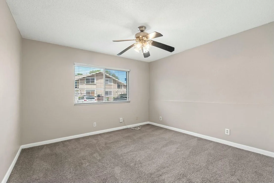 Photo of 262 Maplecrest Circle
