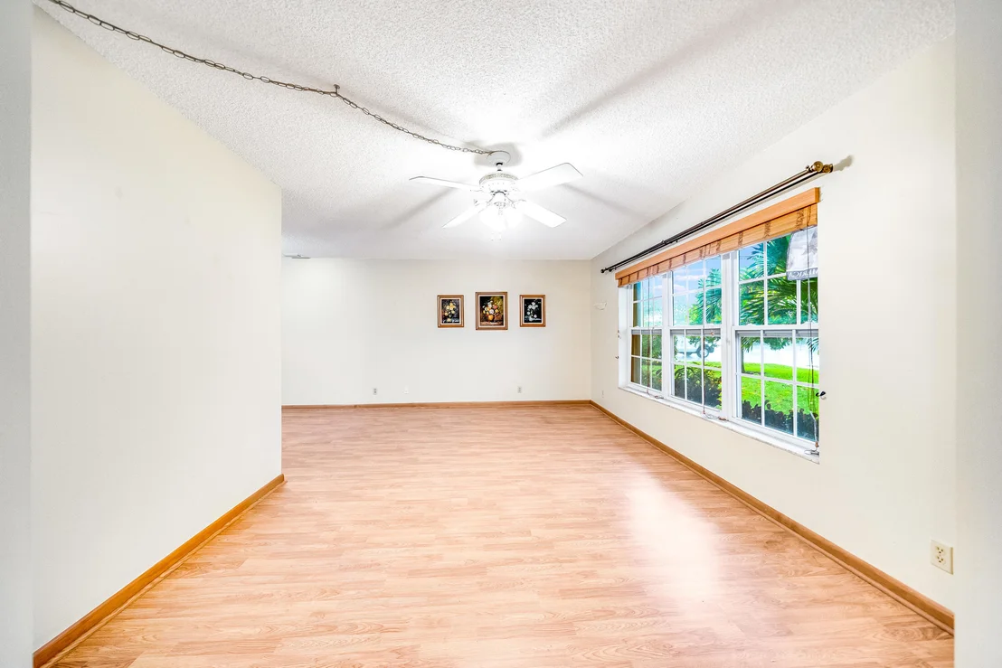 Photo of 501 Oak Terrace