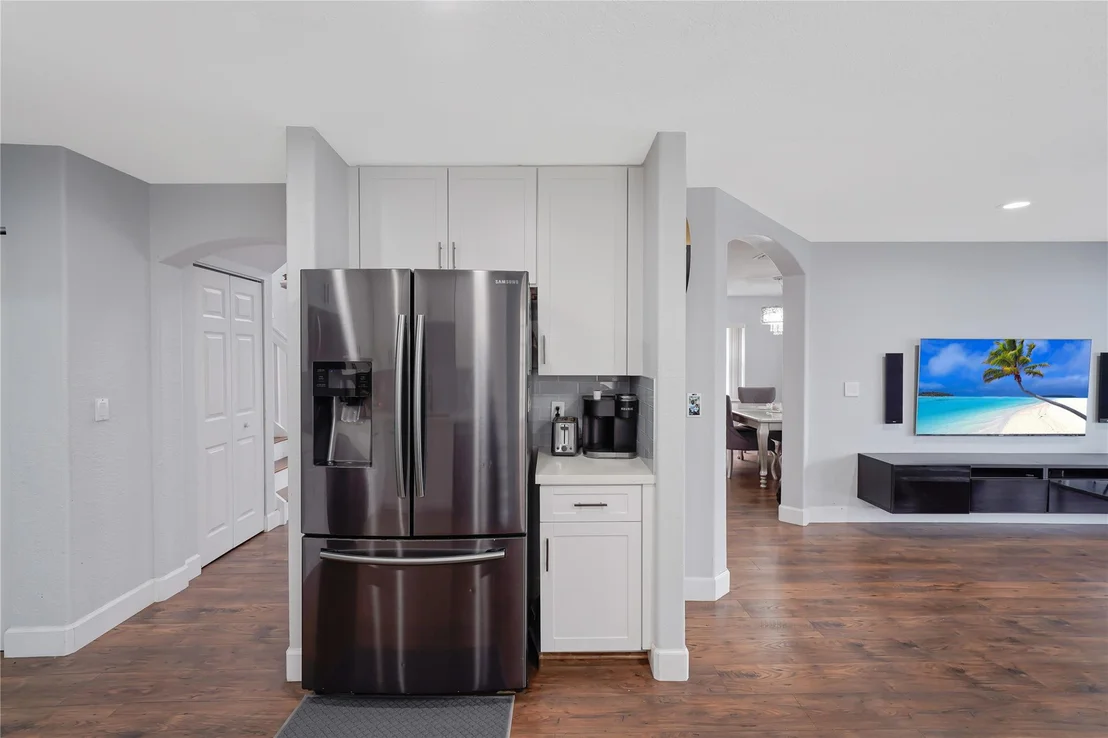 Photo of 6146 Spring Isles Boulevard