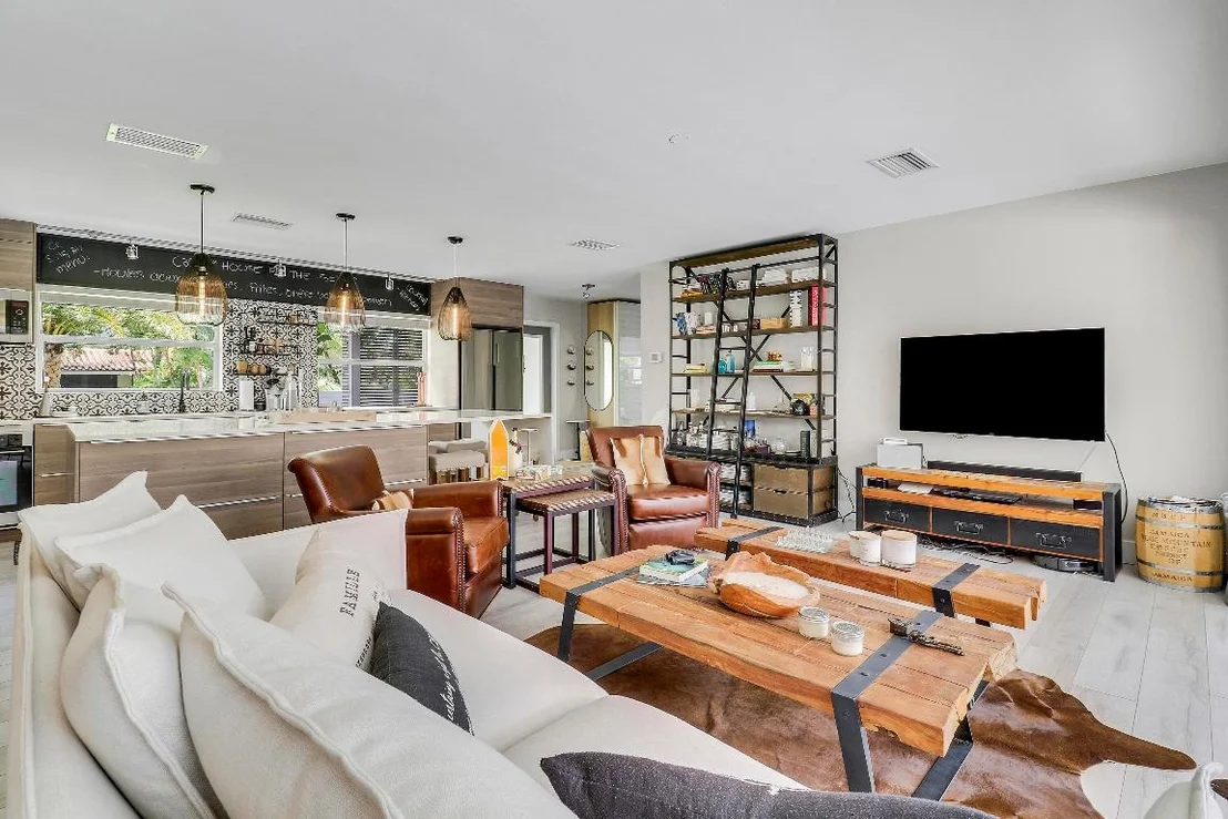 Photo of 1221 Morse Boulevard