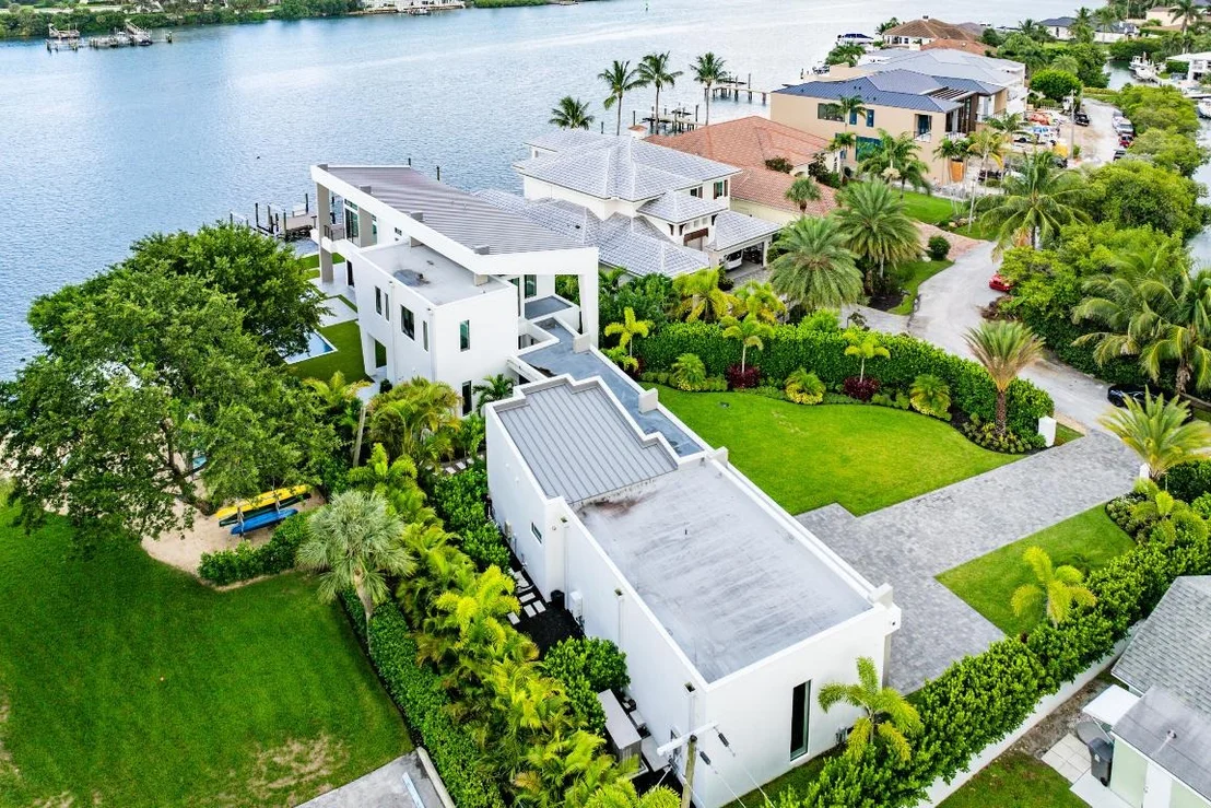 Photo of 3445 Harbor Road N