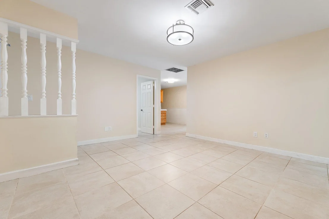 Photo of 678 Riverside Drive