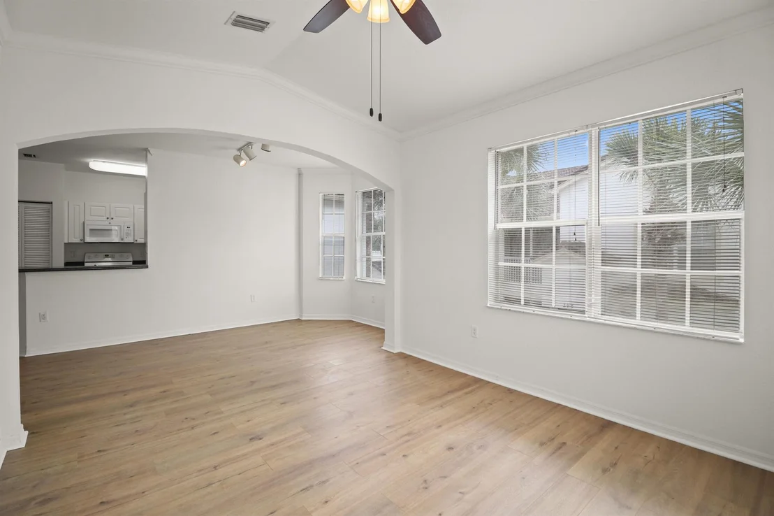 Photo of 272 SE Kitching Circle