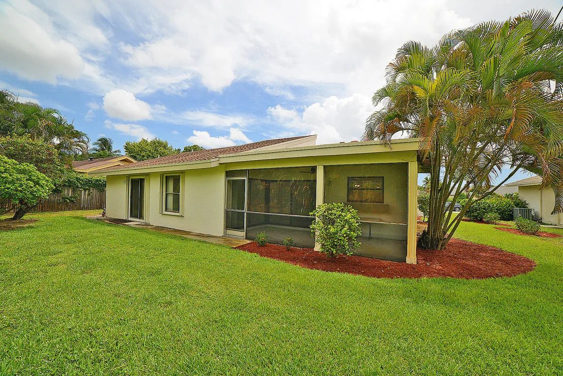 Photo of 17593 Weeping Willow Trail