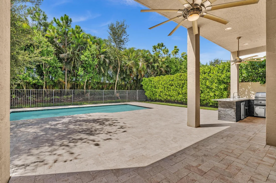 Photo of 16891 Pavilion Way