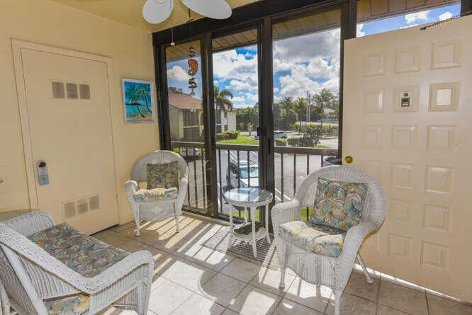 Photo of Unit D2 at 305 Knotty Pine Circle