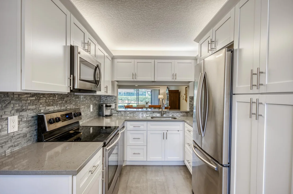Photo of Unit E at 901 Pinecrest Circle