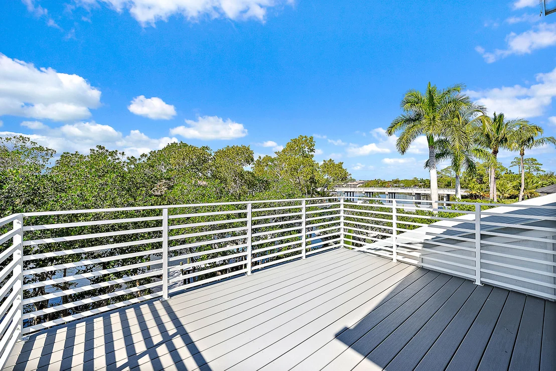 Photo of 9176 SE River Terrace