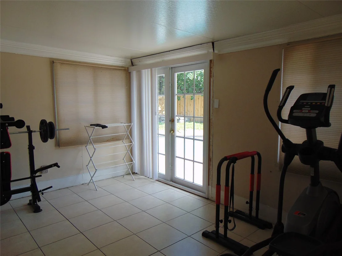 Photo of 6512 NW 9th Street
