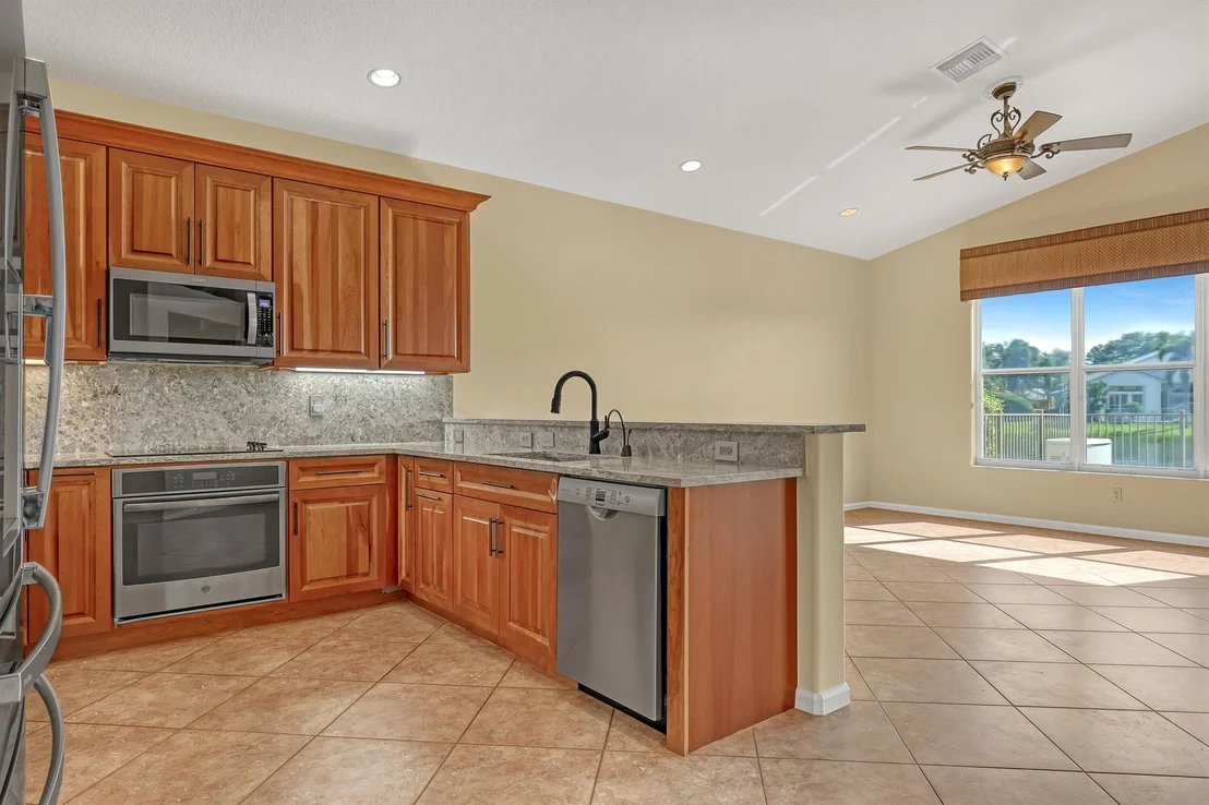 Photo of 13232 Alhambra Lake Circle