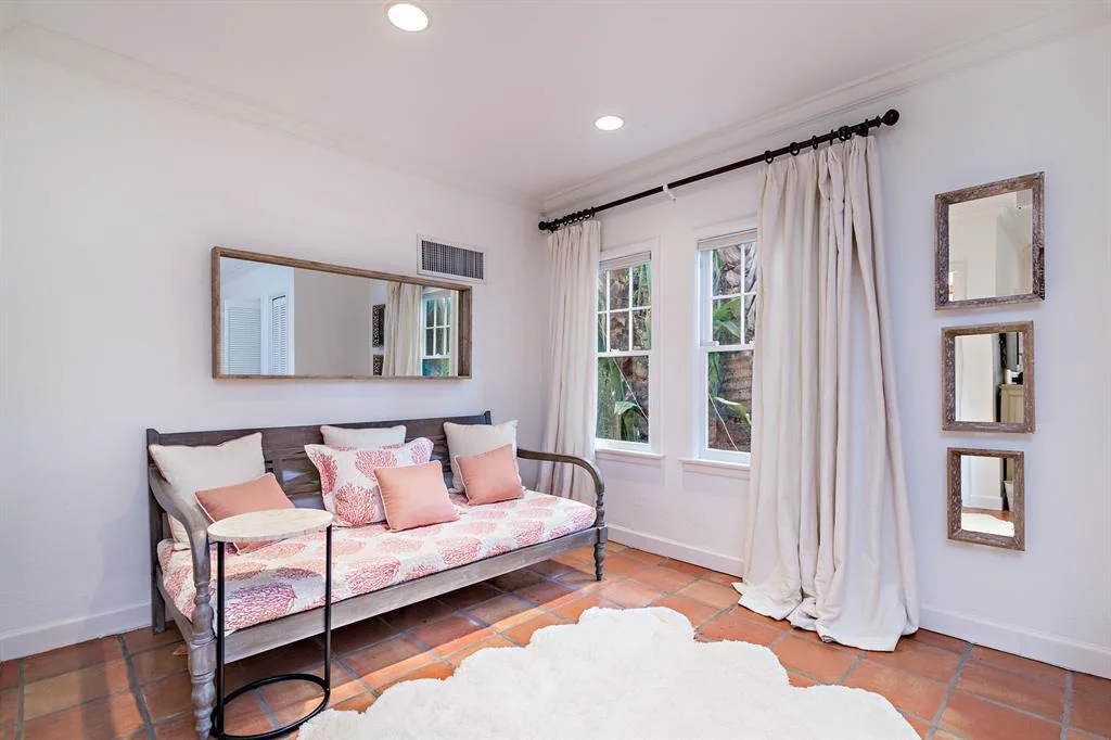 Photo of 235 Dunbar Road