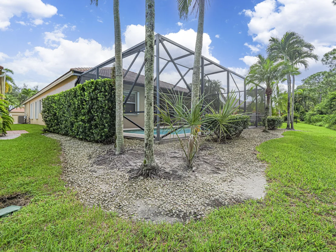 Photo of 6871 SE Twin Oaks Circle