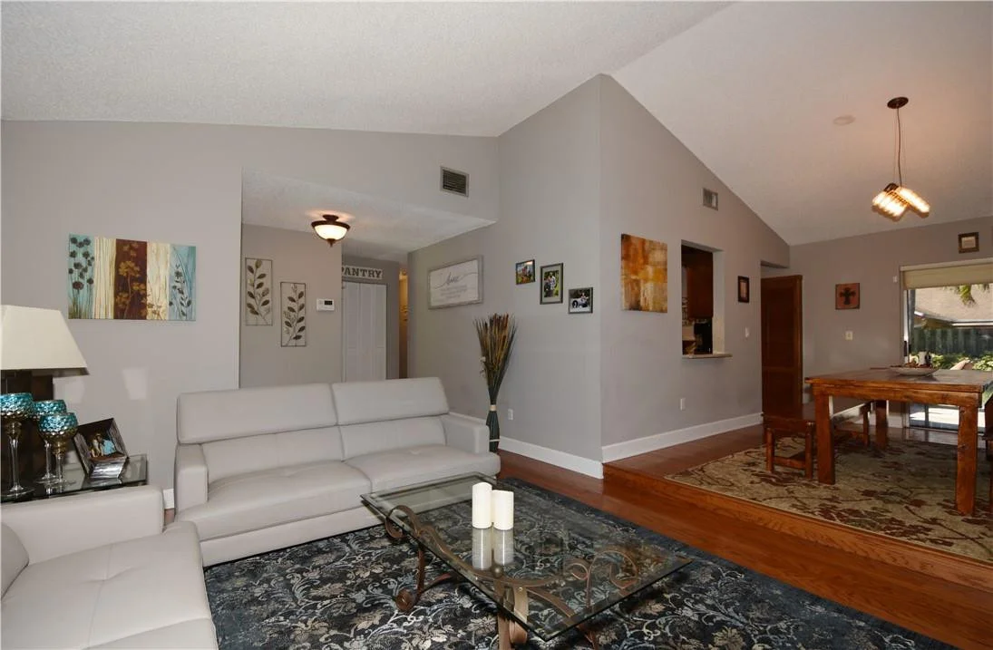 Photo of 562 NW 45th Way