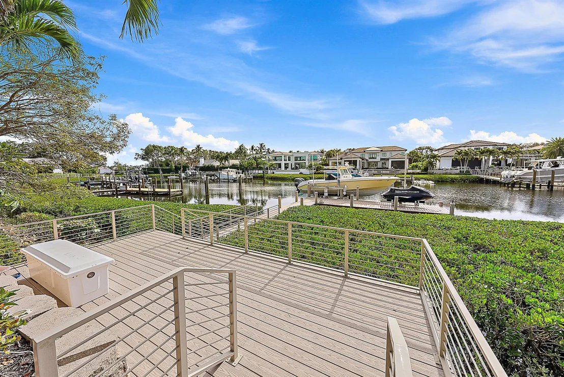 Photo of 139 Commodore Drive
