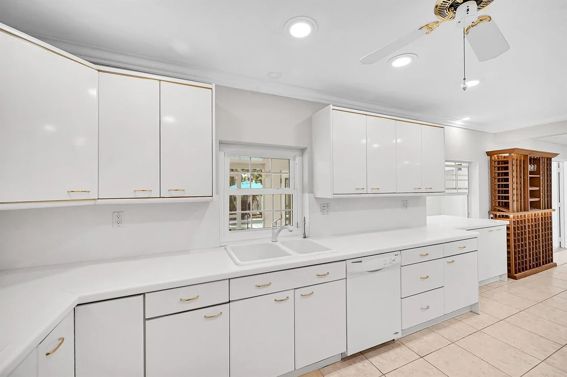 Photo of 2585 SE 6th Street