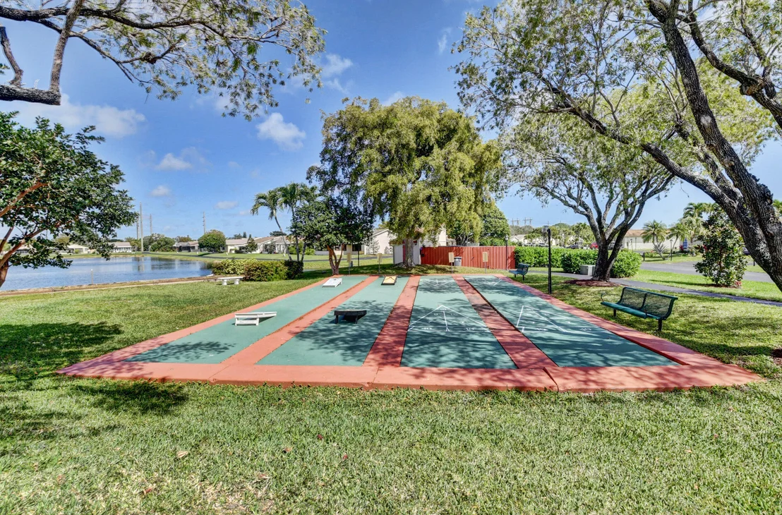 Photo of 5102 Mirror Lakes Boulevard