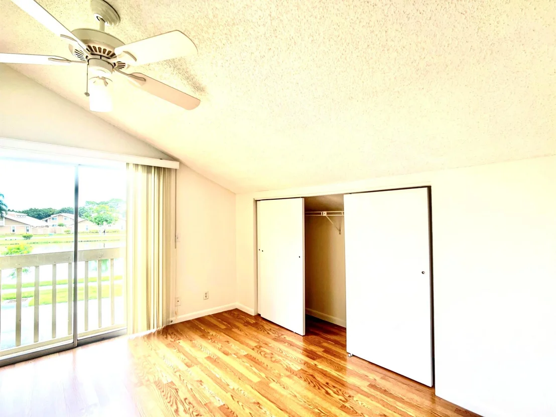Photo of 102 Maplecrest Circle