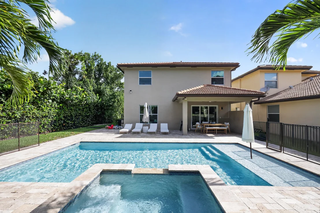 Photo of 7050 Limestone Cay Road