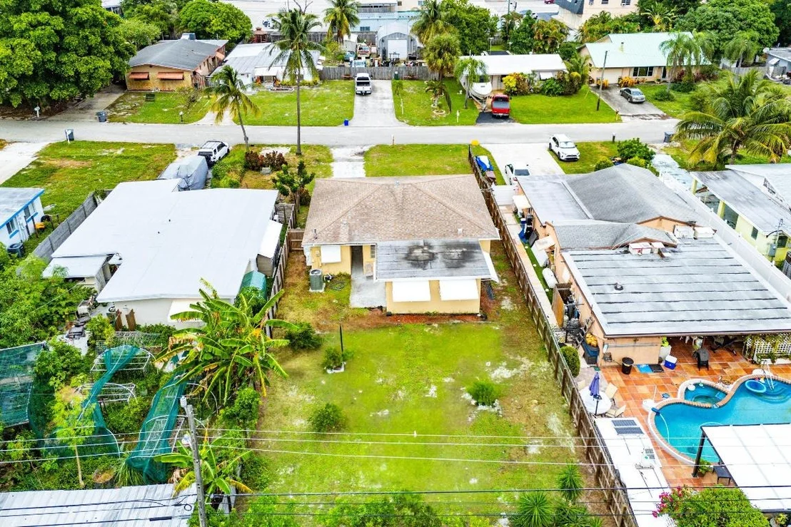 Photo of 1084 James Road