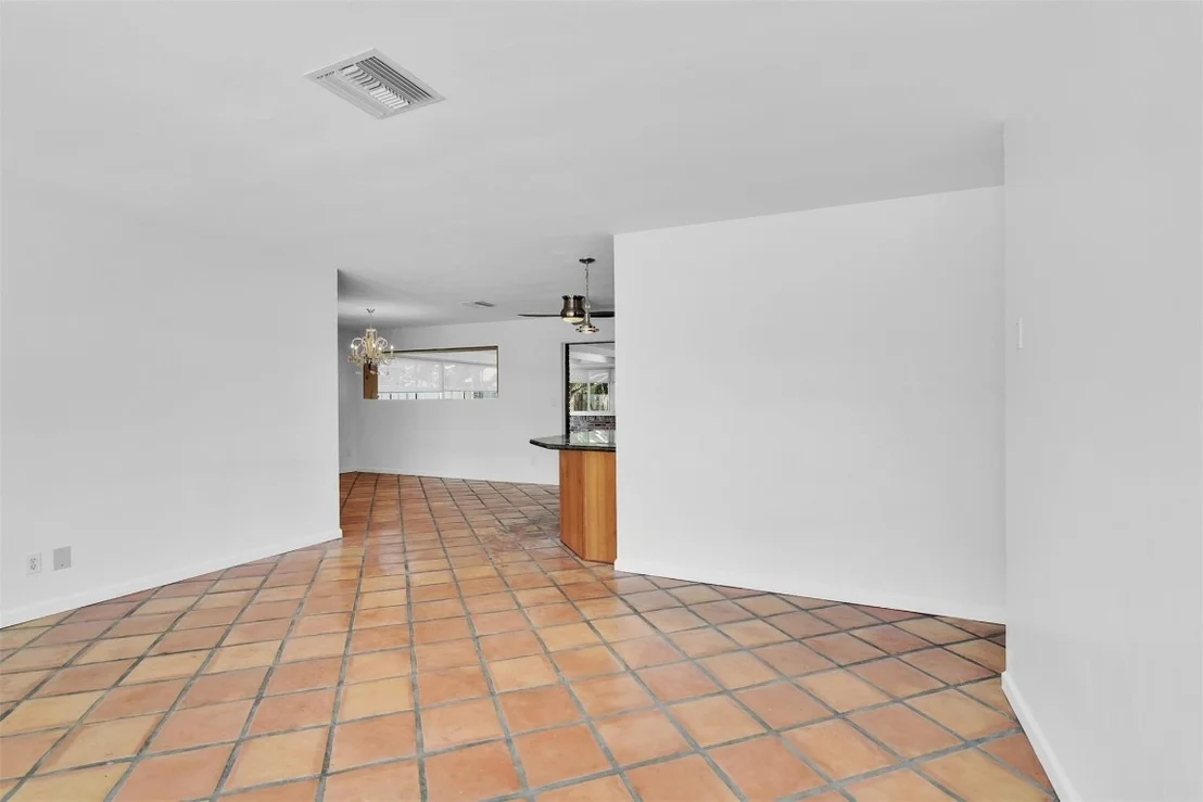 Photo of 341 SE 8th Street