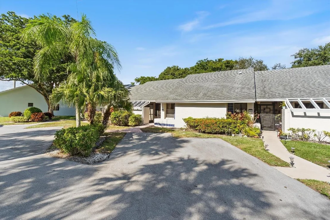 Photo of 10967 Lake Front Place