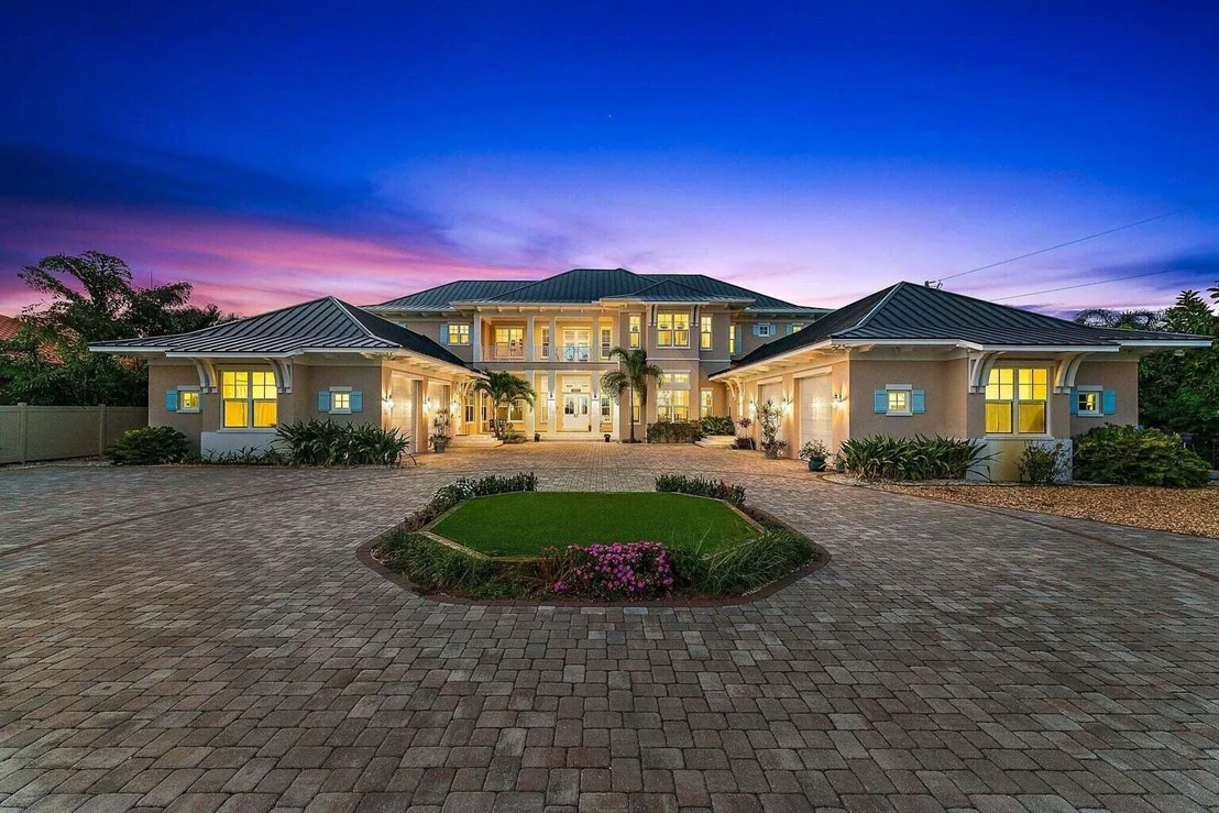 Photo of 5874 Pennock Point Road