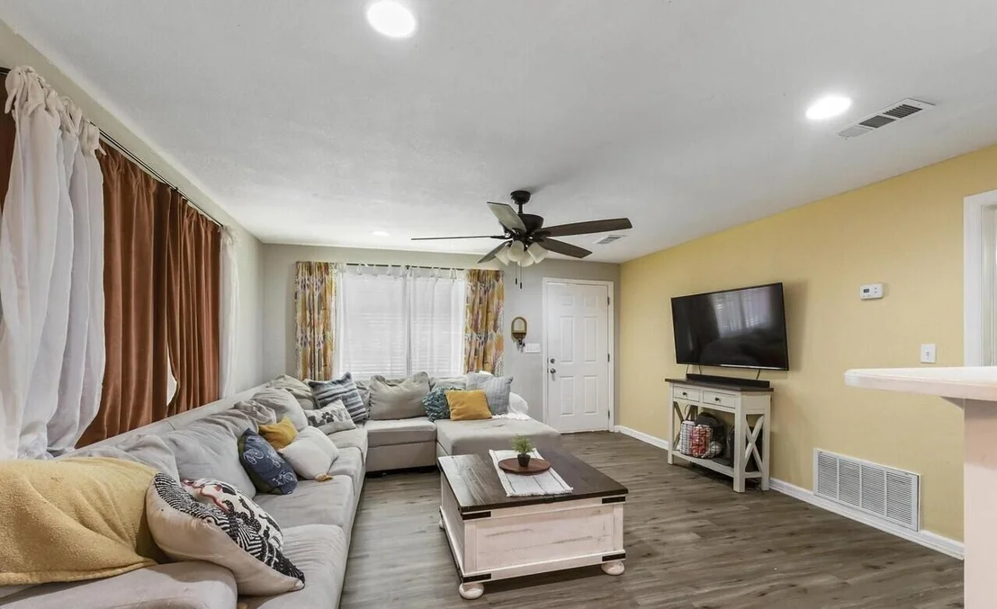 Photo of 6431 Sellers Drive