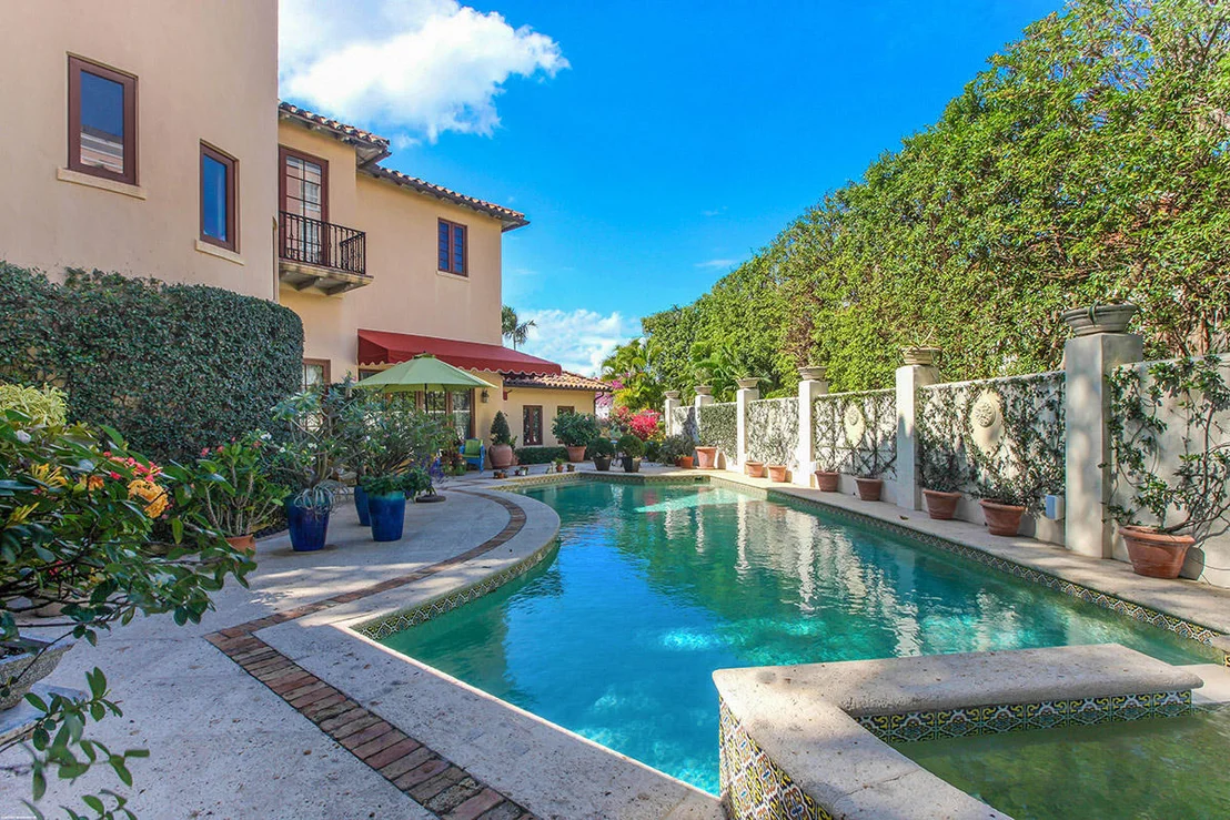 Photo of 1 Golfview Road