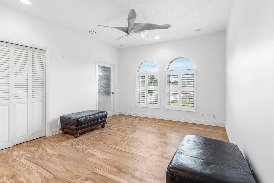 Photo of 678 Carriage Hill Lane
