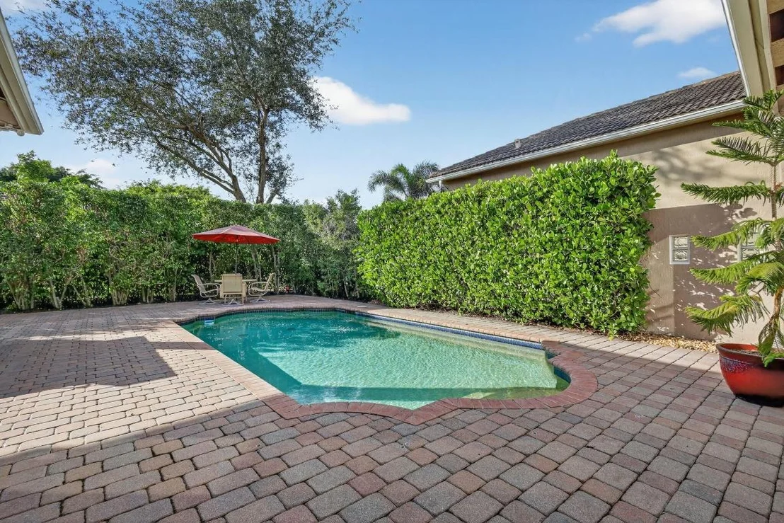 Photo of 16091 Rosecroft Terrace