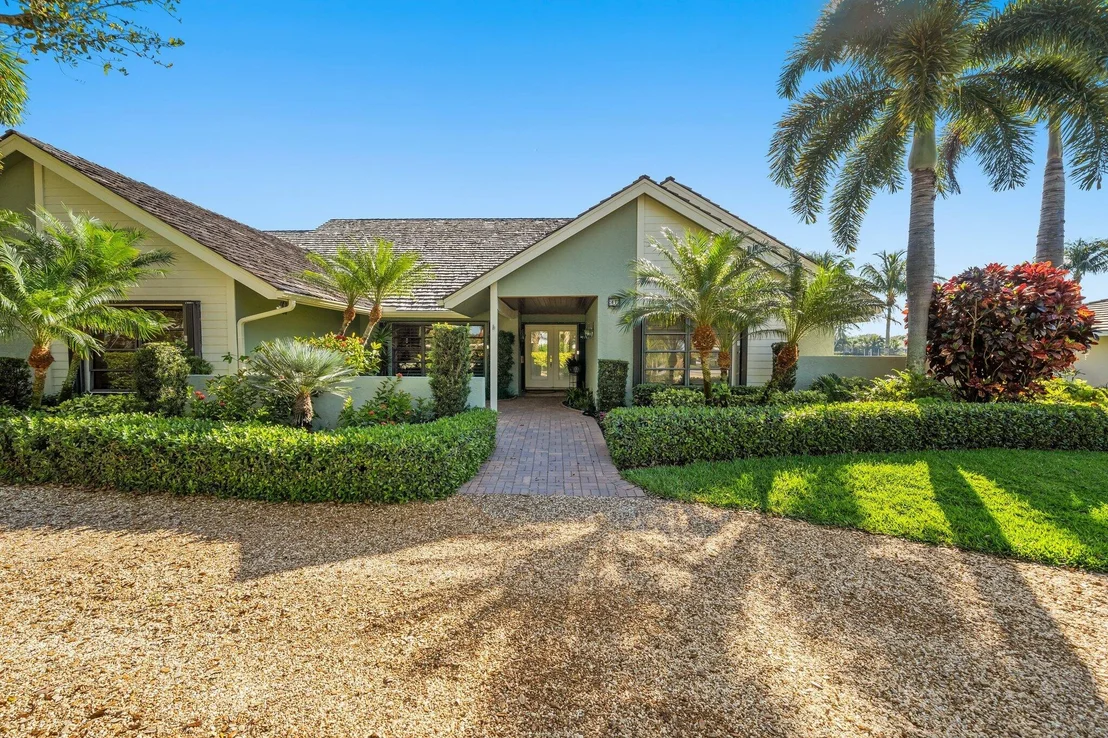 Photo of 41 SE Saddleback Road
