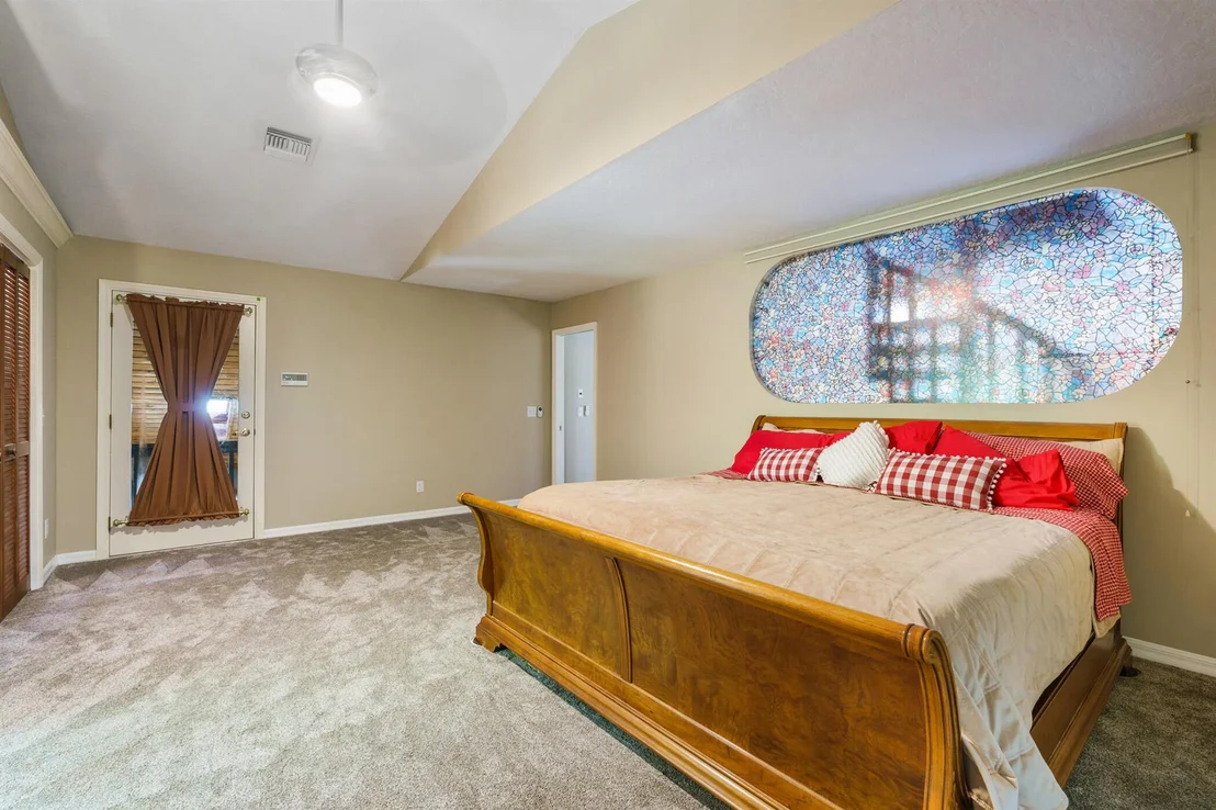 Photo of 420 Sopwith Drive