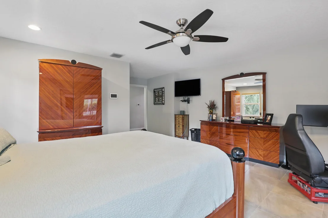 Photo of 13376 Compton Road