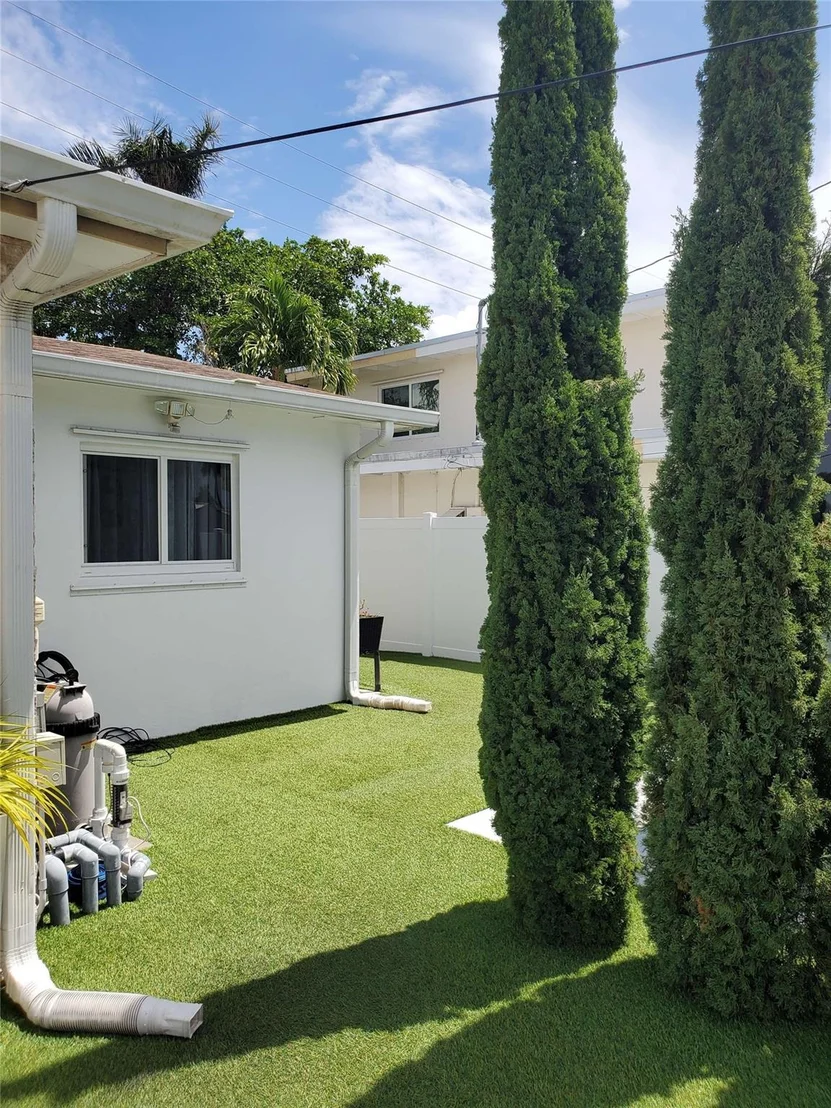 Photo of 330 SE 3 Street