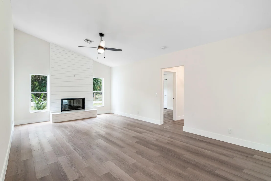 Photo of 13761 158th Street N