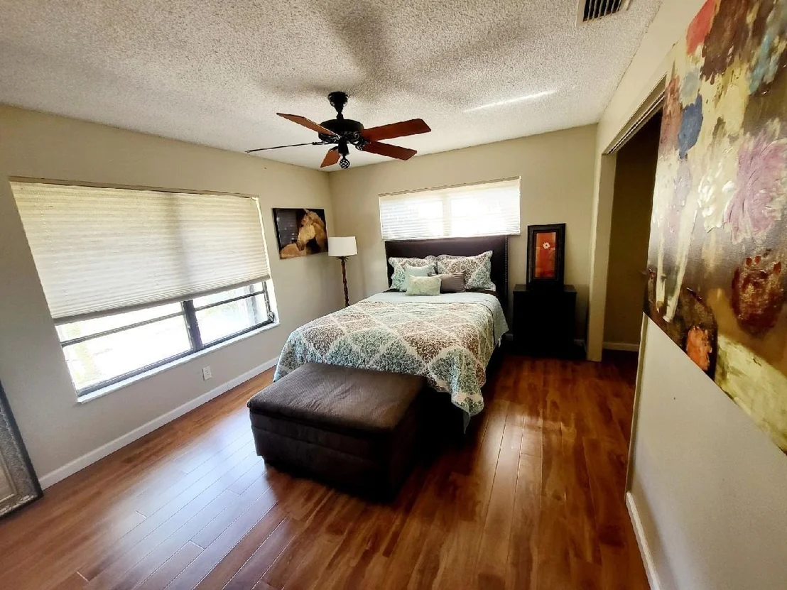 Photo of 4563 Gleneagles Drive