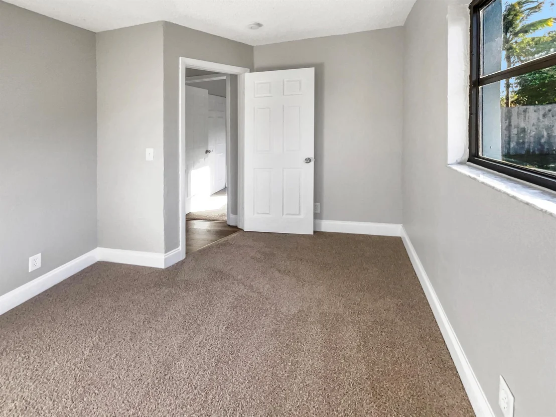 Photo of 631 Alpine Avenue