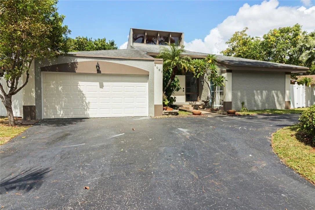 Photo of 8067 Buttonwood Creek