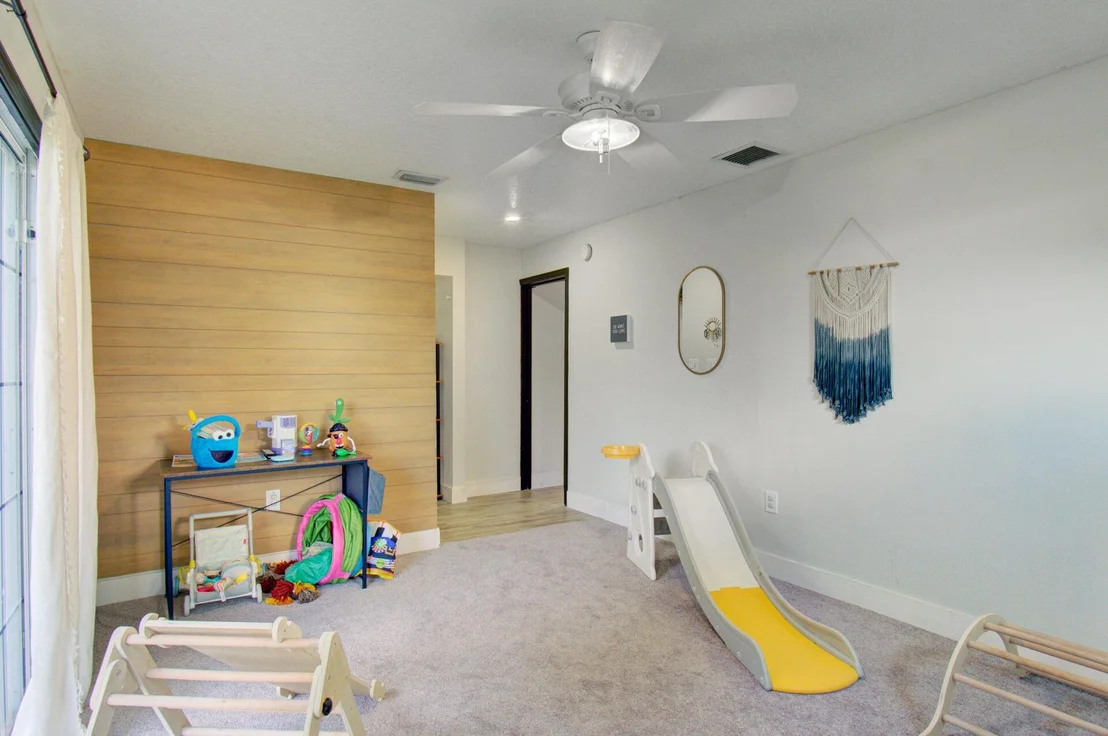 Photo of 4090 Mandarin Boulevard