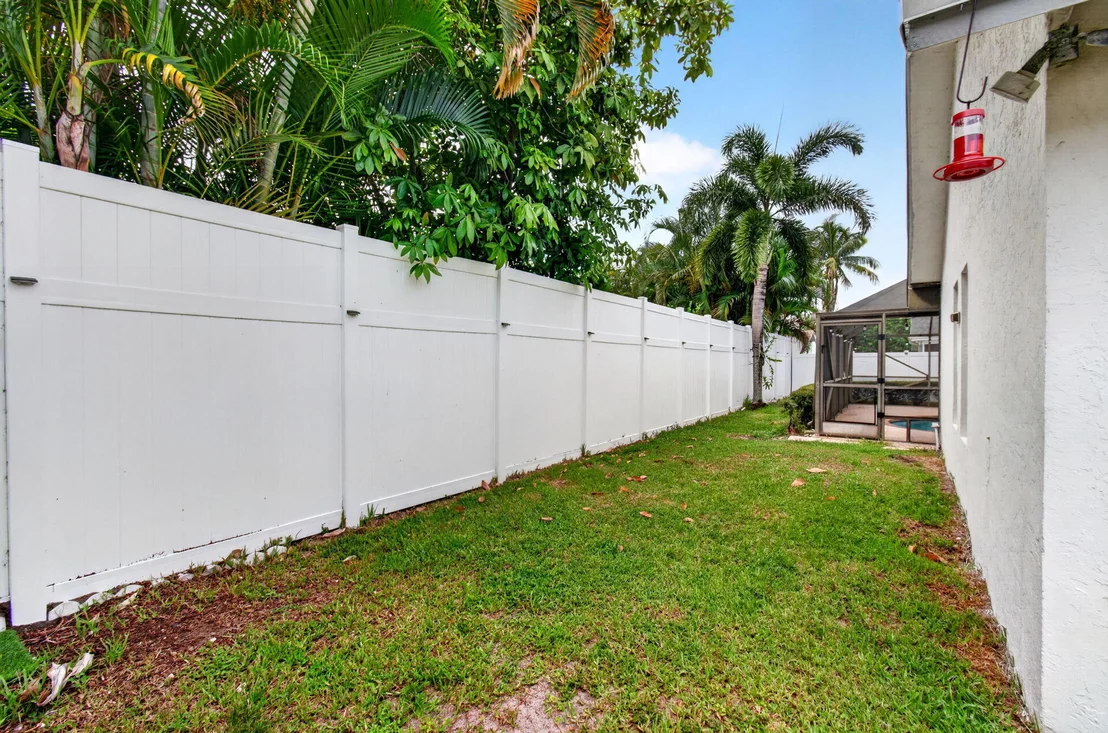 Photo of 586 NW 45TH Way
