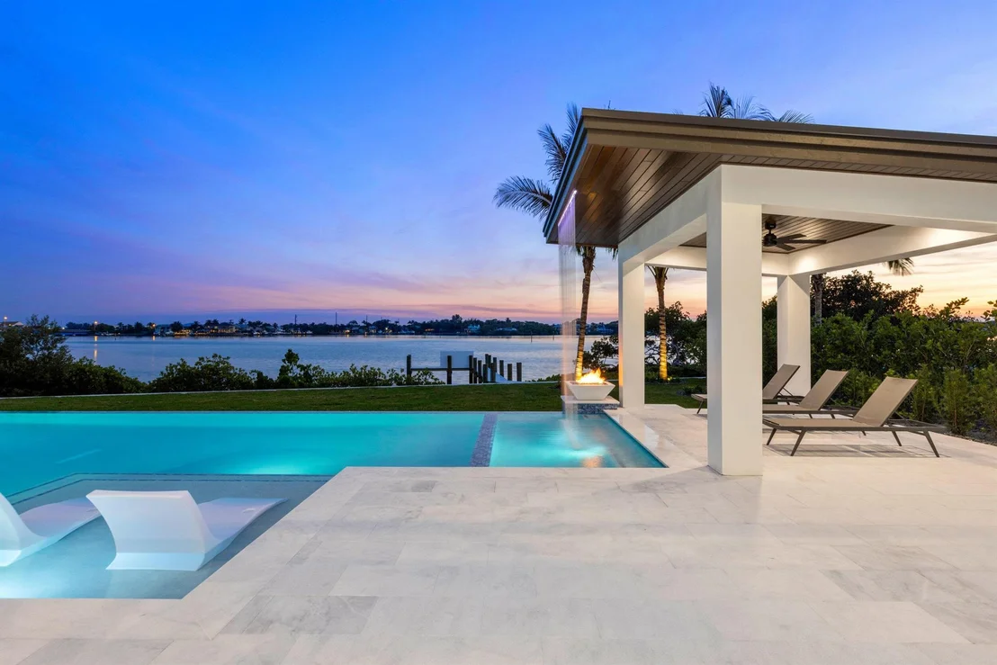Photo of 88 W Riverside Drive