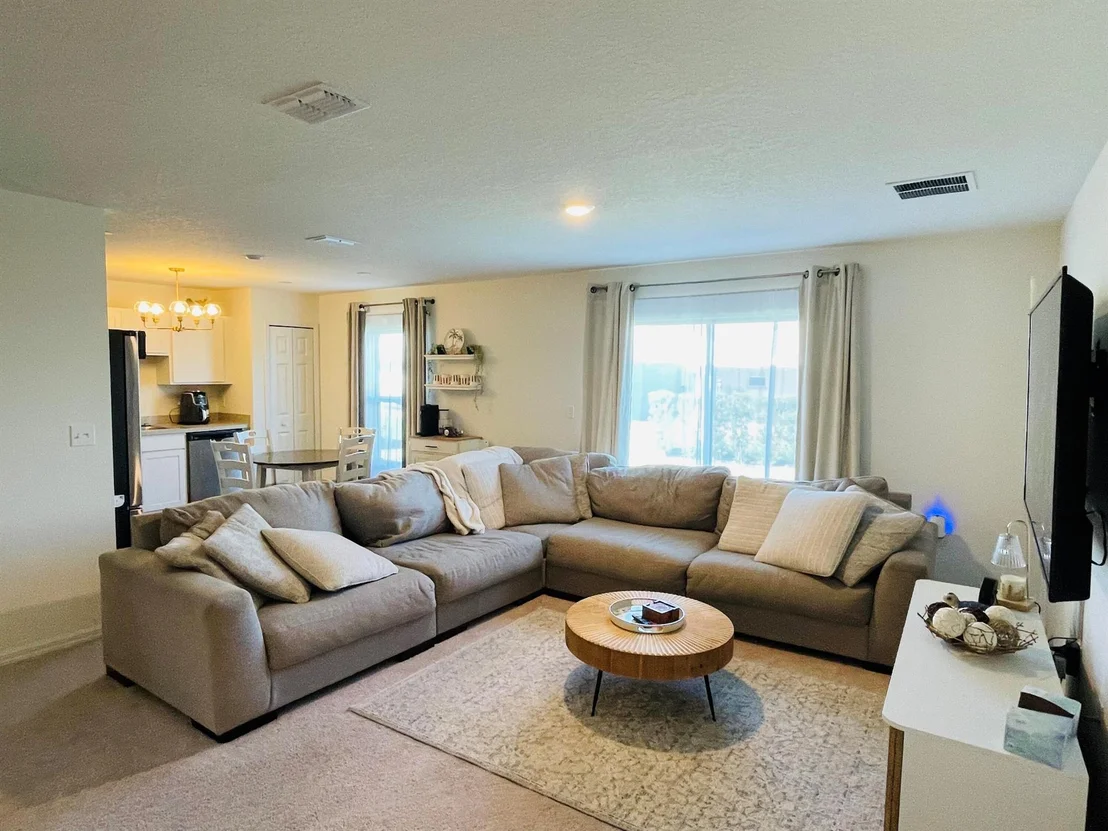 Photo of 787 SE 25th Drive