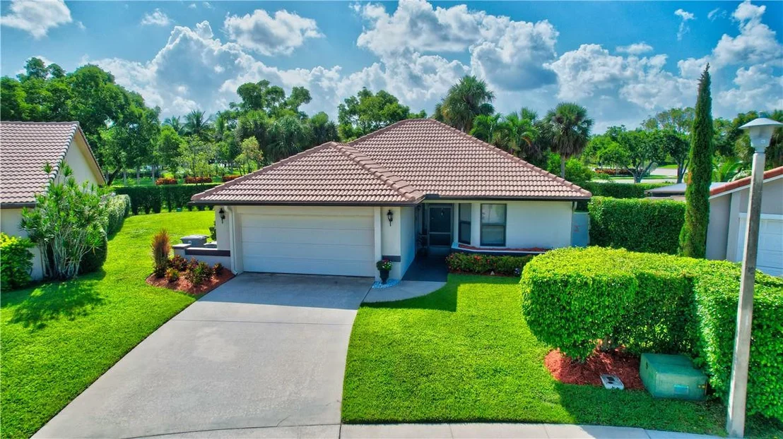 Photo of 10270 Islander Drive