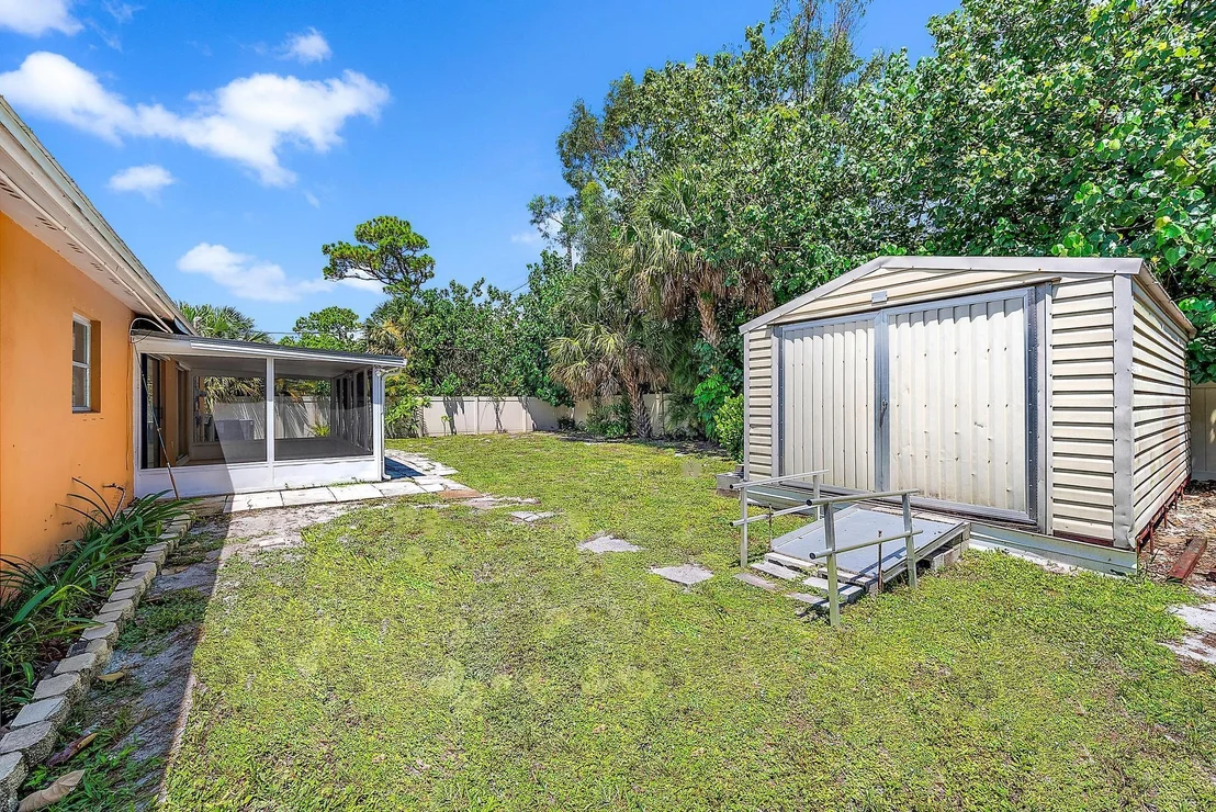 Photo of 1017 SE 16th Court