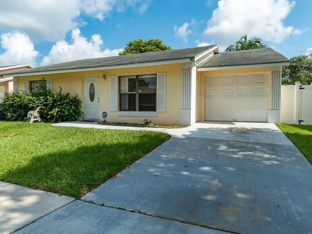Photo of 5974 Ithaca Circle W