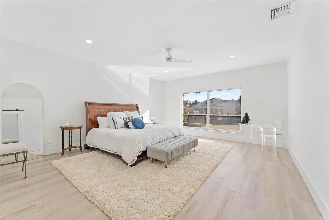 Photo of 872 Lilac Drive
