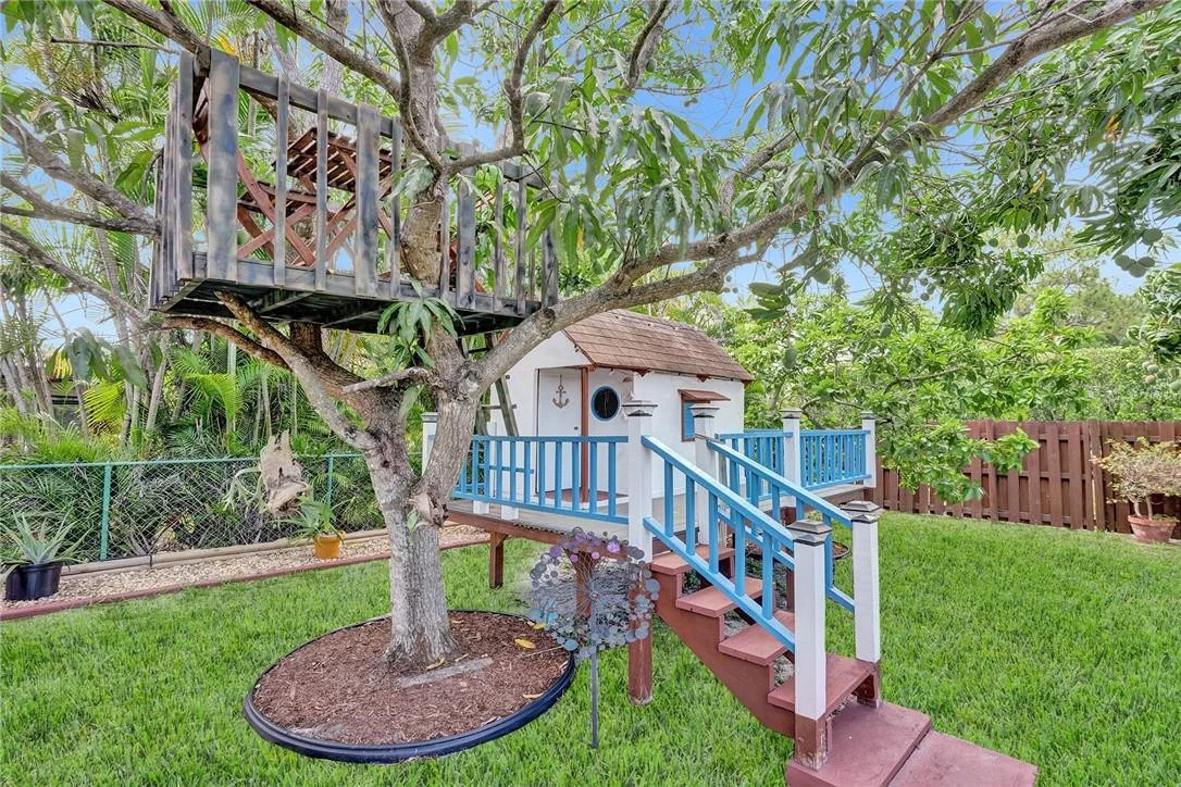 Photo of 9689 Lancaster Place
