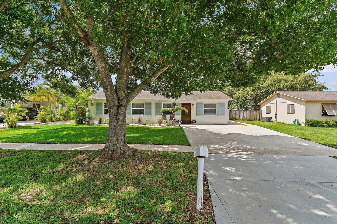Photo of 1008 Mohawk Street